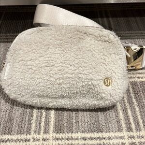 Lululemon fleece bag
